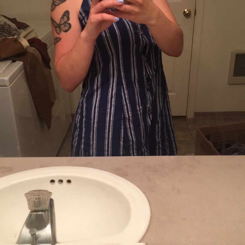 Dress - Picture 3 of 3